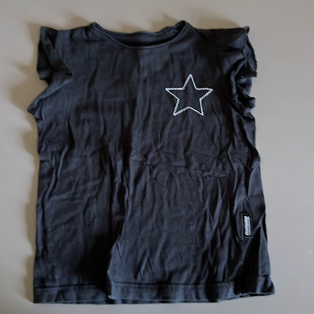 NUNUNU black shirt